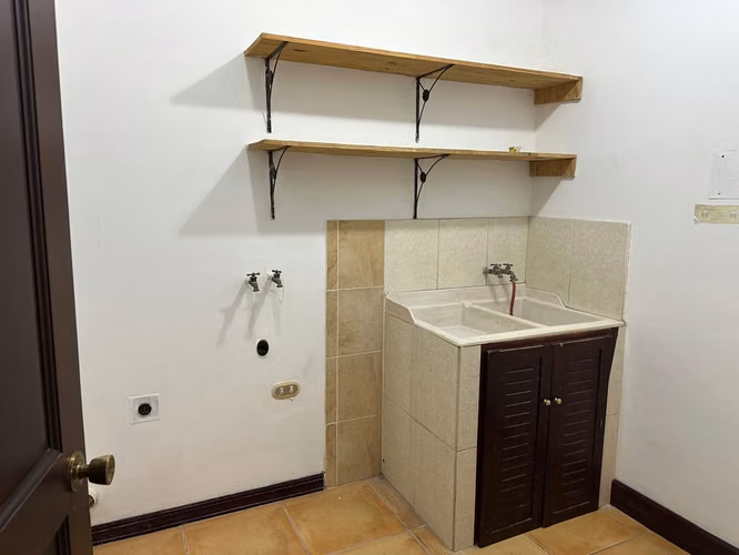 Venta de casa en Residencial Parque Valle del Sol, Lindora Pozos Santa Ana - Imagen 2