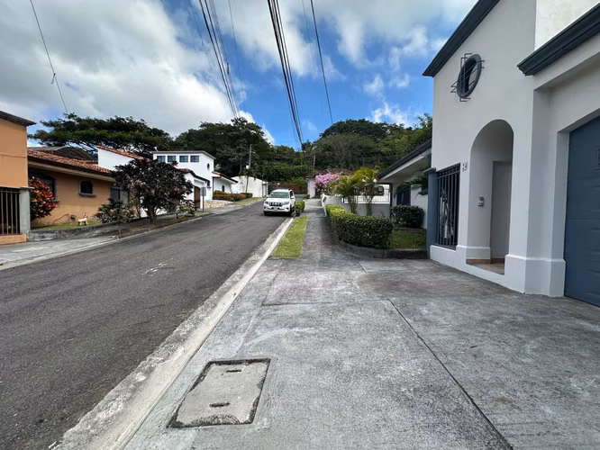 Con solo $30,000 de prima y mensualidad $1850, esta casa puede ser de usted - Imagen 3