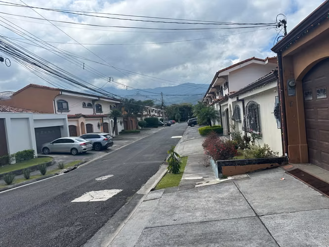 Con solo $30,000 de prima y mensualidad $1850, esta casa puede ser de usted - Imagen 4