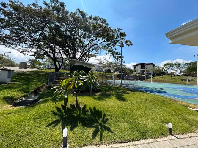 VENTA DE LOTE EXCLUSIVO CONDOMINIO SAN RAFAEL DE ALAJUELA - Imagen 17