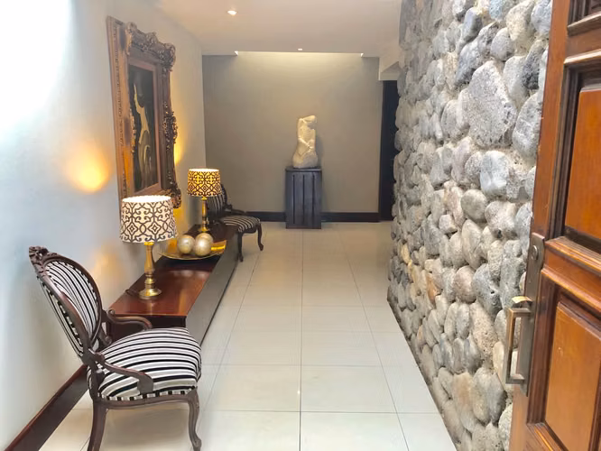 id 38095 Venta de casa con USO DE SUELO MIXTO, Pinares