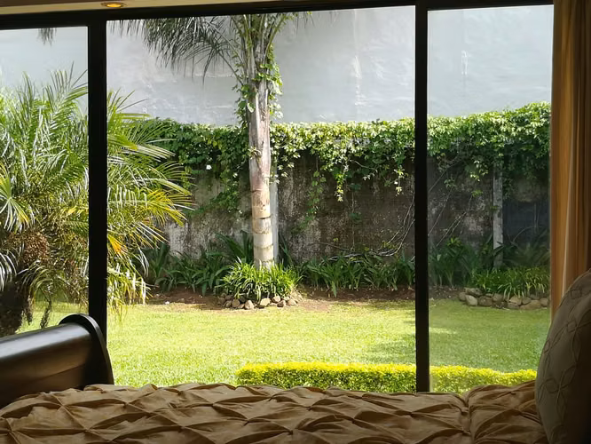 id 38095 Venta de casa con USO DE SUELO MIXTO, Pinares