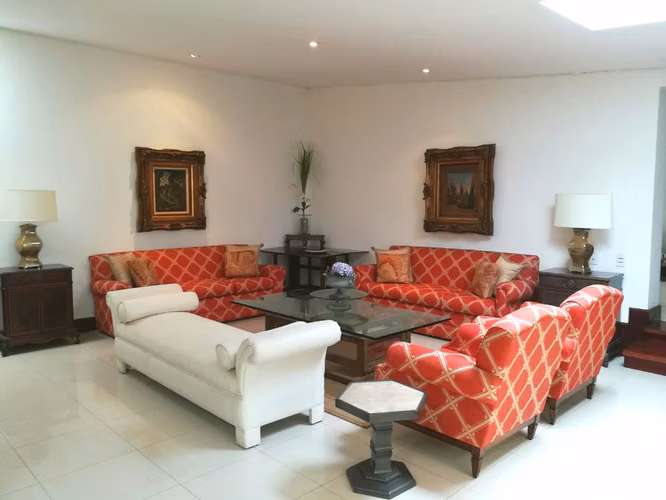 id 38095 Venta de casa con USO DE SUELO MIXTO, Pinares