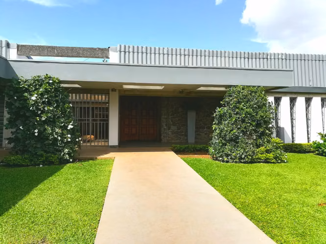 id 38095 Venta de casa con USO DE SUELO MIXTO, Pinares