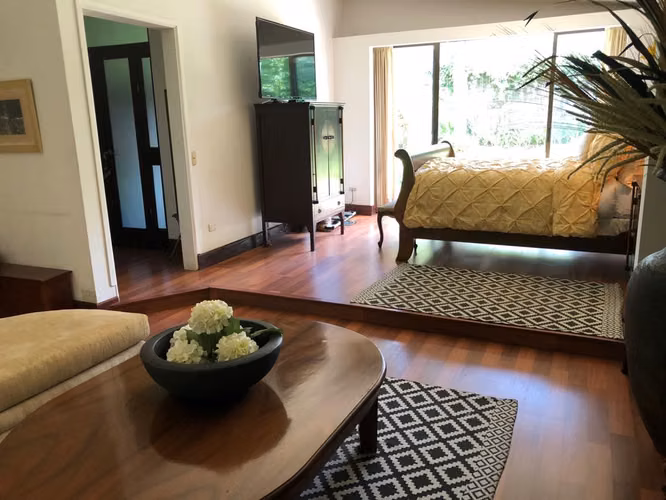 id 38095 Venta de casa con USO DE SUELO MIXTO, Pinares