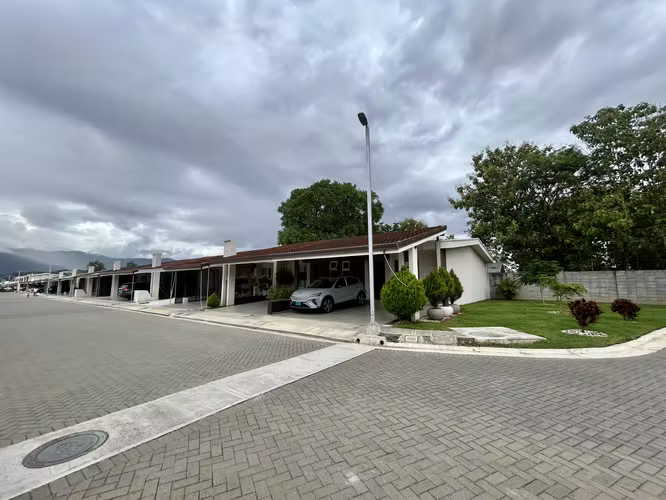 Se Alquila Casa como Nueva en Condominio Hacienda El Cafeto, Ribera de Belén - Imagen 6
