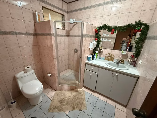 Venta casa de 4 habitaciones en San Francisco de Coronado