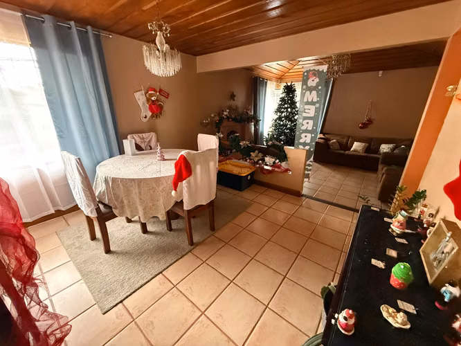 Venta casa de 4 habitaciones en San Francisco de Coronado