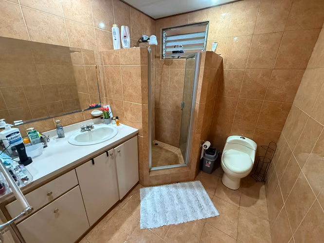 Venta casa de 4 habitaciones en San Francisco de Coronado