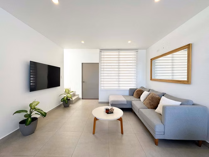 ALQUILER DE CASA EN CONDOMINIO, SANTA ANA - Imagen 2