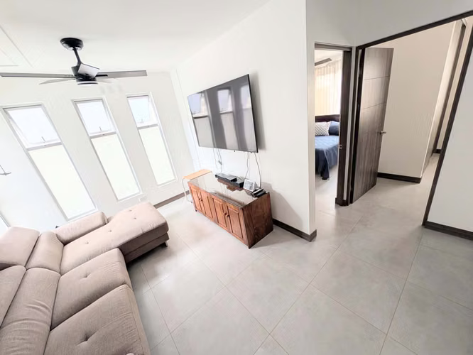 Heredia Contemporanea casa concepto abierto 3 garajes piscina rancho