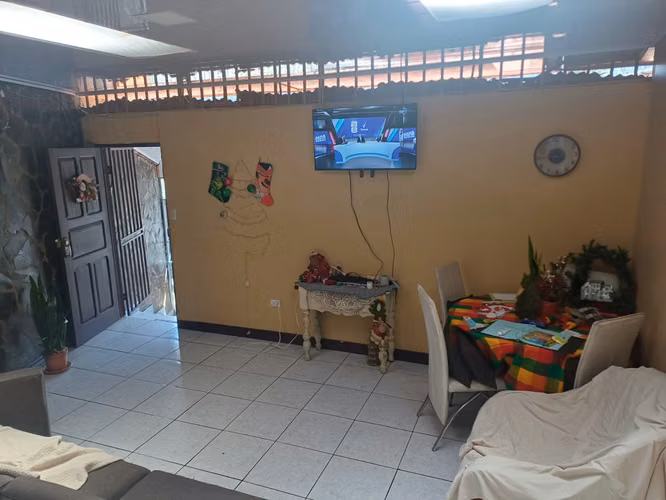 Se vende casa con excelente ubicación en San Miguel de Desamparados - Imagen 16