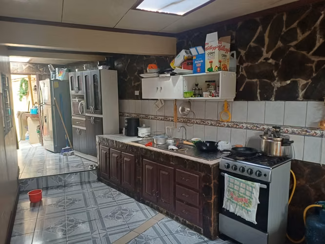 Se vende casa con excelente ubicación en San Miguel de Desamparados - Imagen 13