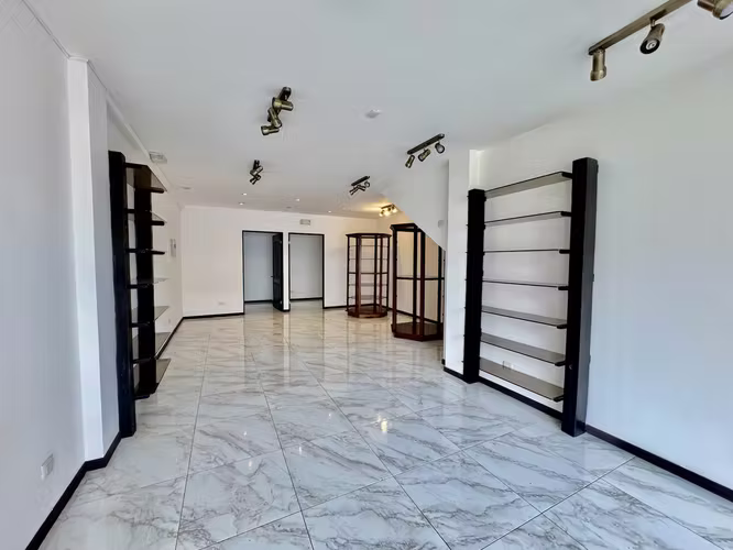 For rent commercial premise in San Pedro, Montes de Oca (AD)