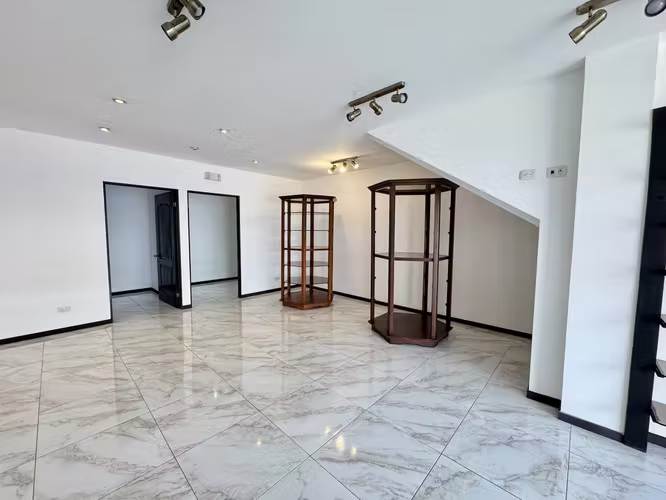 Se alquila local comercial en San Pedro, Montes de Oca (AD) - Imagen 5