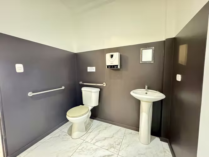 Se alquila local comercial en San Pedro, Montes de Oca (AD) - Imagen 6