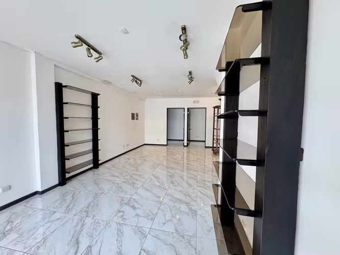 Se alquila local comercial en San Pedro, Montes de Oca (AD) - Imagen 3