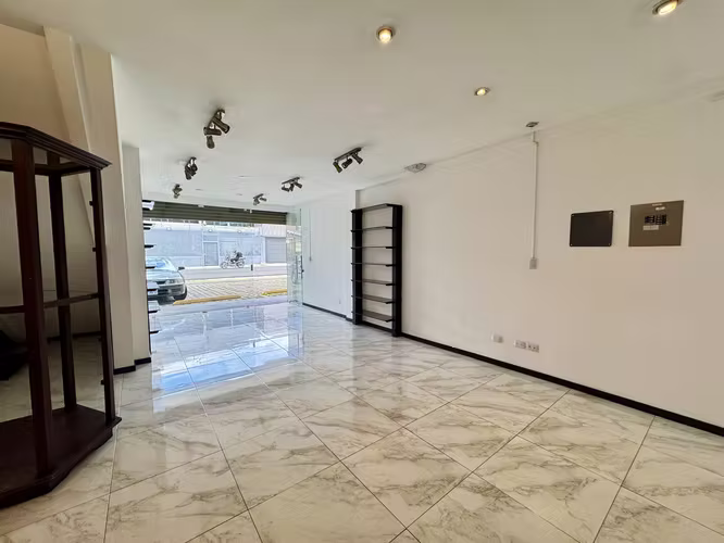 Se alquila local comercial en San Pedro, Montes de Oca (AD) - Imagen 9