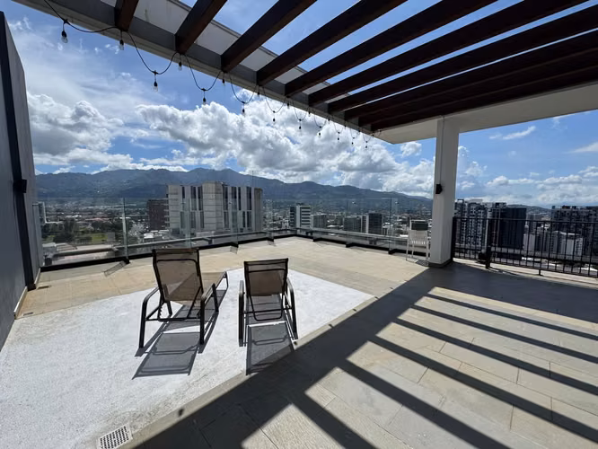 Venta de apartamento full equipado en Rohrmoser