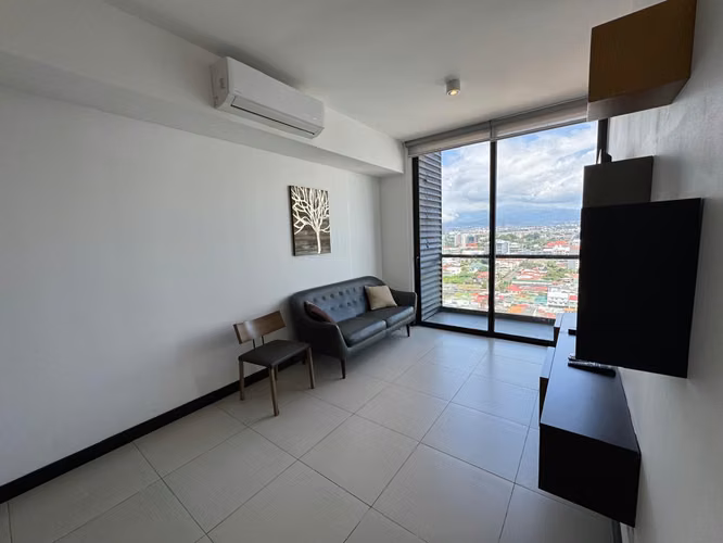 Venta de apartamento full equipado en Rohrmoser