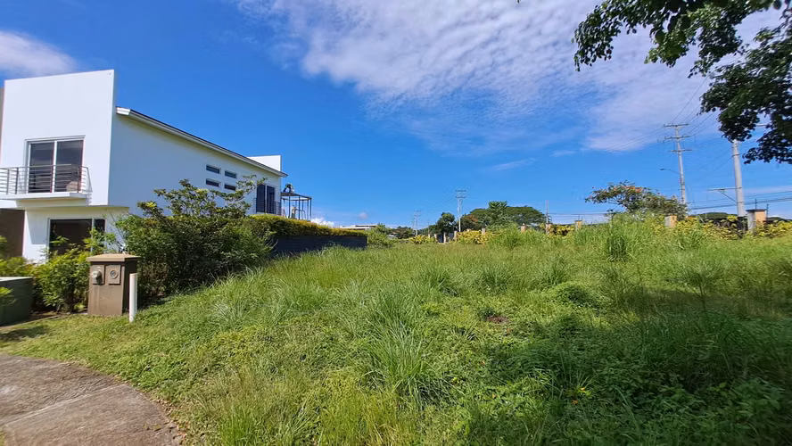 LOTES EN VENTA. DESDE 623 m2. CONDOMINIO EXCLUSIVO.