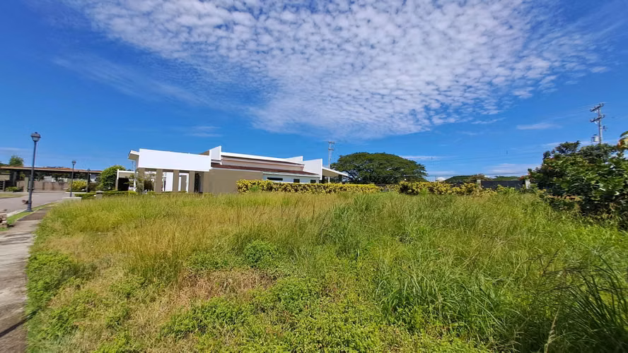 LOTES EN VENTA. DESDE 623 m2. CONDOMINIO EXCLUSIVO.