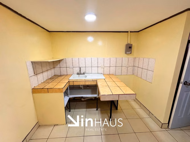 Propiedad de 6 apartamentos en San Rafael Abajo de Desamparados -EU