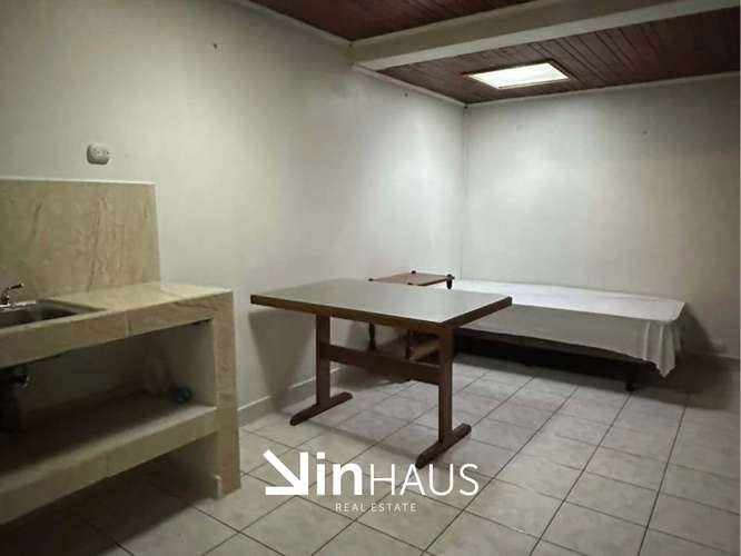 Venta de casa y 3 apartamentos en el Centro de Moravia -EU - Imagen 11