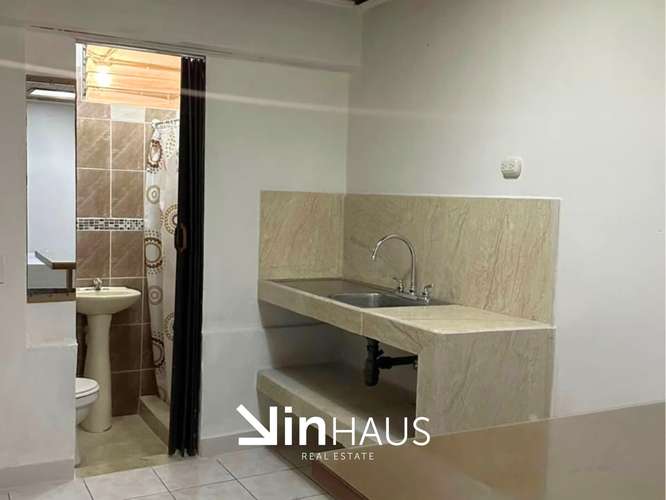 Venta de casa y 3 apartamentos en el Centro de Moravia -EU - Imagen 10