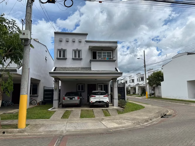 ¡Venta de Casa en Condominio Natura Viva, La Guácima! - Imagen 2