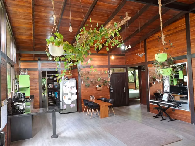 Retiro Eco-Lodge Bijagual: vida sostenible y casa de huéspedes - Imagen 4