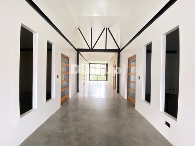 Alquiler de amplia oficina de 250 m2. Barrio Escalante, San José