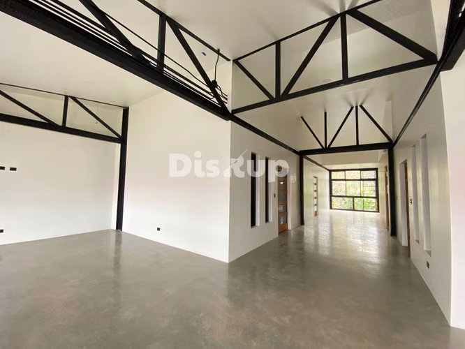 Alquiler de amplia oficina de 250 m2. Barrio Escalante, San José