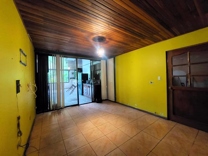 Venta de casa en Angeles San Rafael Heredia en lote de 1993 m2
