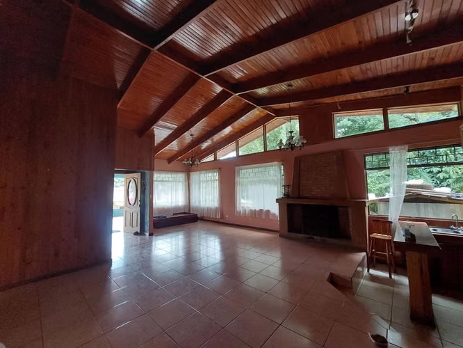 Venta de casa en Angeles San Rafael Heredia en lote de 1993 m2