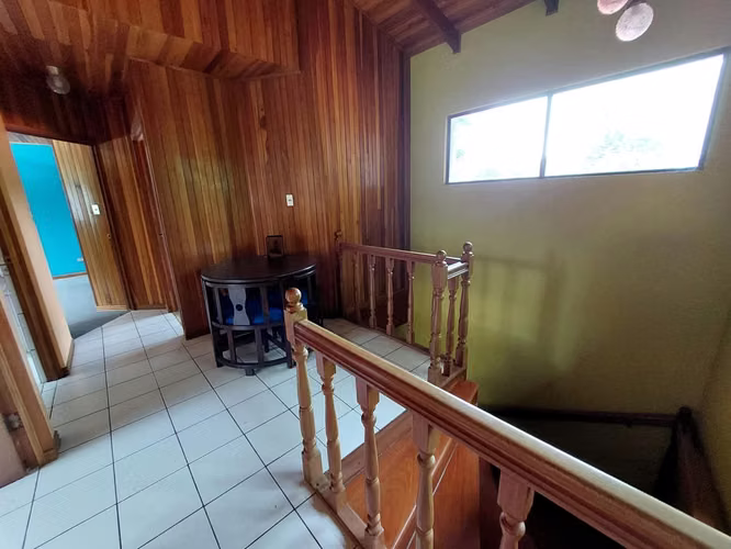Venta de casa en Angeles San Rafael Heredia en lote de 1993 m2