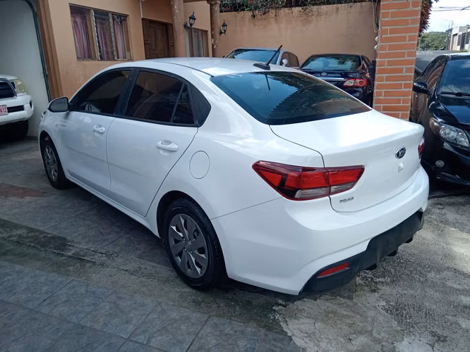 KIA RIO SPORT