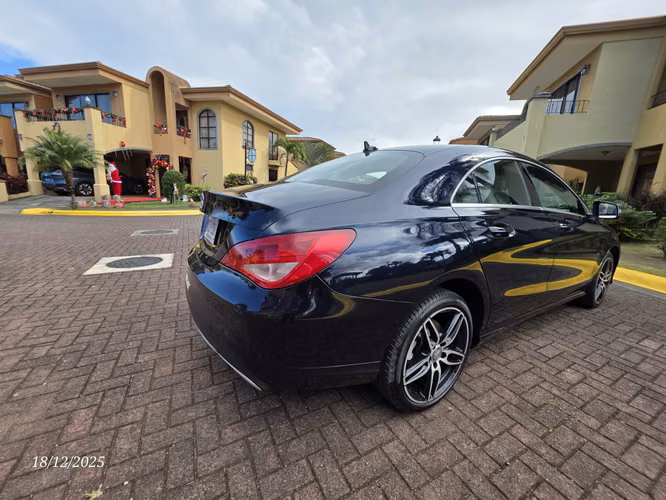 MERCEDES-BENZ CLA180 IMPECABLE!!!