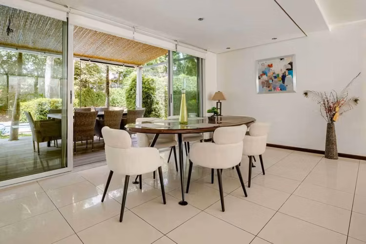 ALQUILER DE CASA MODERNA AMUEBLADA EN SANTA ANA - Imagen 3