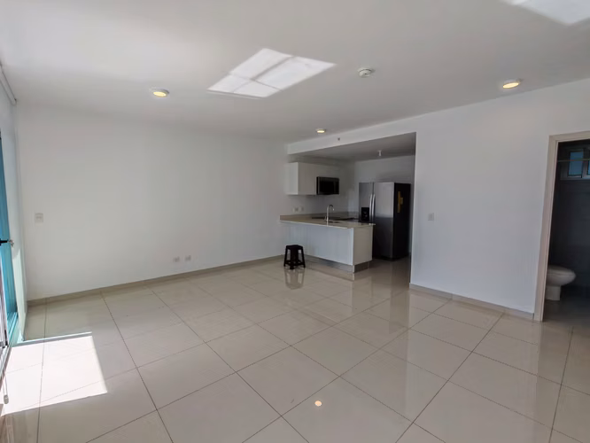 ALQUILER DE APARTAMENTO NUEVO EN CONDOMINIO BAMBÚ RIVERA, TIBÁS*