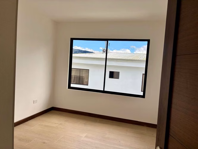 Se Vende hermosa casa en Condominio para estrenar, Tres Ríos