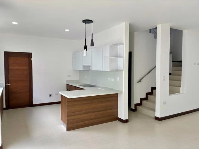 Se Vende hermosa casa en Condominio para estrenar, Tres Ríos