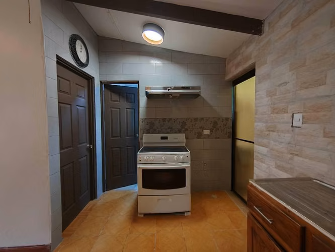 Se Alquila Apartamento de 2 habitaciones Amueblado en Jacó Una Planta – con Piscina - Imagen 8