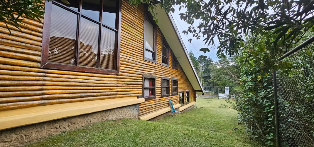 Lujosa y espaciosa casa rústica en El Tirol, San Rafael, Heredia