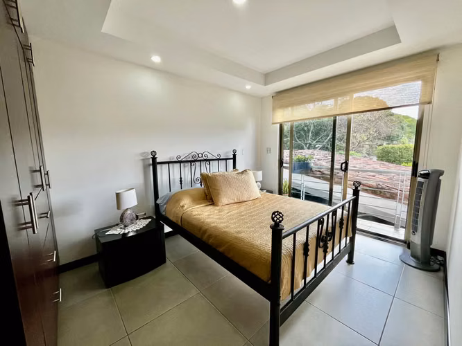 POZOS DE SANTA ANA! LUJOSA CASA FULL AMUEBLADA DE 4 HAB/3.5/JARDIN - Imagen 16