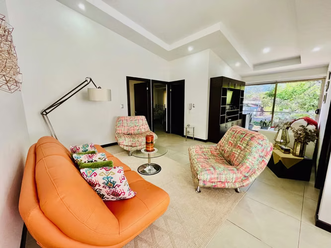 POZOS DE SANTA ANA! LUJOSA CASA FULL AMUEBLADA DE 4 HAB/3.5/JARDIN - Imagen 14