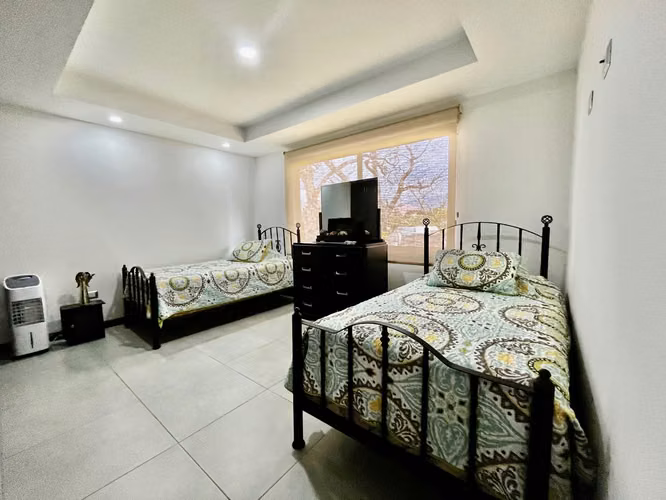 POZOS DE SANTA ANA! LUJOSA CASA FULL AMUEBLADA DE 4 HAB/3.5/JARDIN - Imagen 18