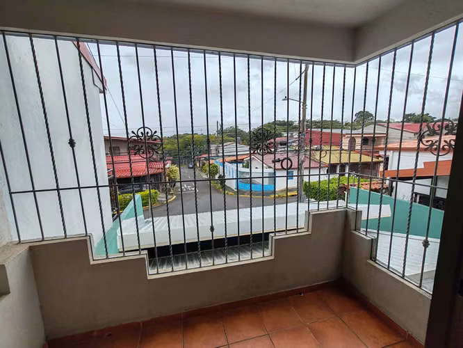 Casa en Venta en Heredias, en residencial en Mercedes - Imagen 8