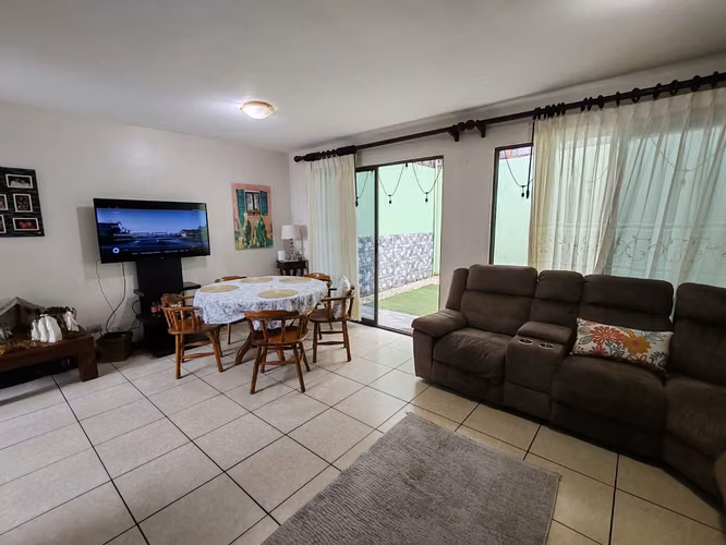 Casa en Venta en Heredias, en residencial en Mercedes - Imagen 6
