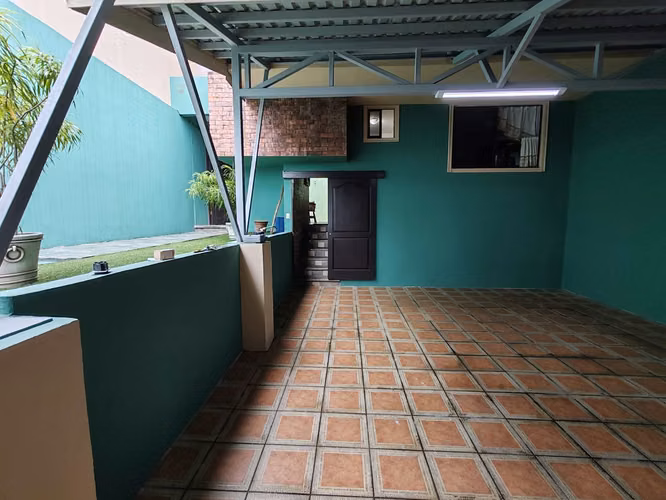 Casa en Venta en Heredias, en residencial en Mercedes - Imagen 2